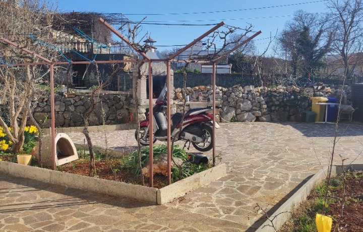 Malinska, 3 stana, dugoročni najam