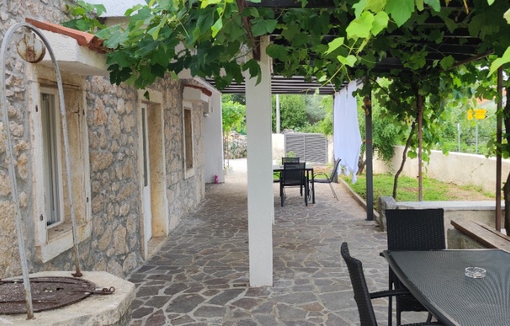 Malinska, 3 stana, dugoročni najam