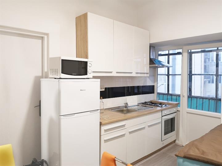 Centar, 25 m2, balkon, 350€