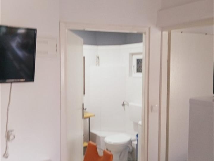 Centar, 25 m2, balkon, 350€