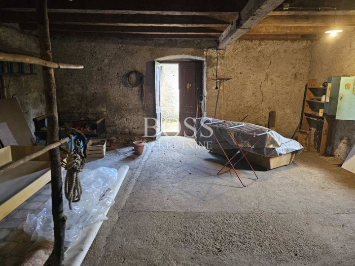 Čavle, samostojeća kuća 200m2, 190.000€