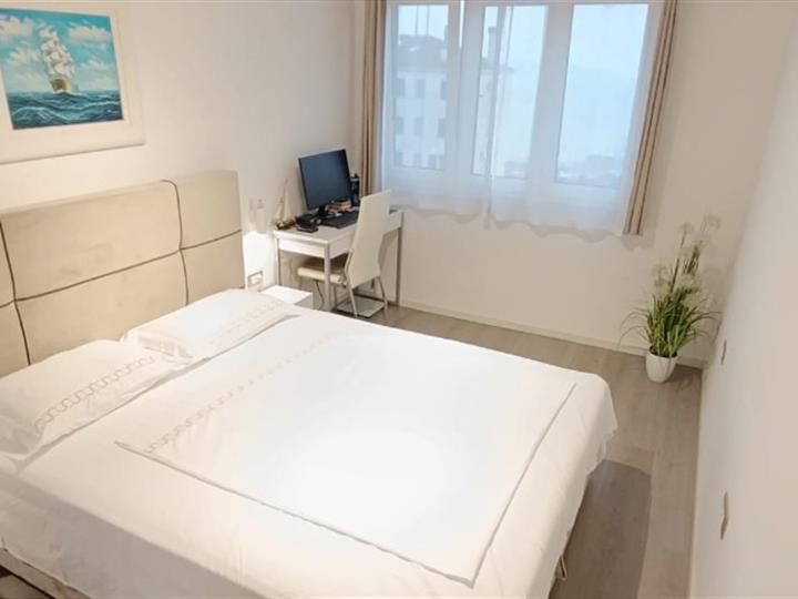 Iznajmljujem stan 1S+DB, 40 m2