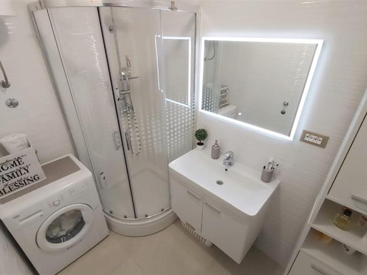 Iznajmljujem stan 1S+DB, 40 m2