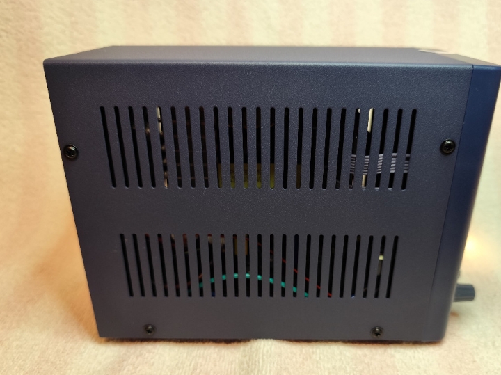 Laboratorijski ispravljač 0-32V i 0-10A