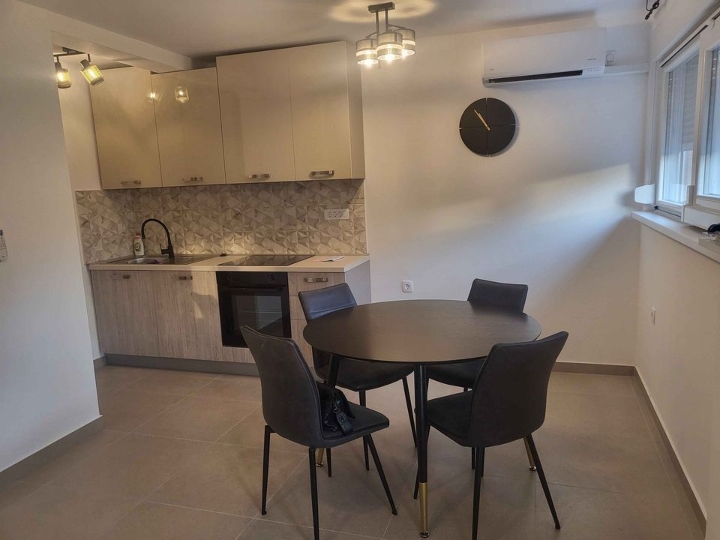 Vojak, iznajmljujem stan