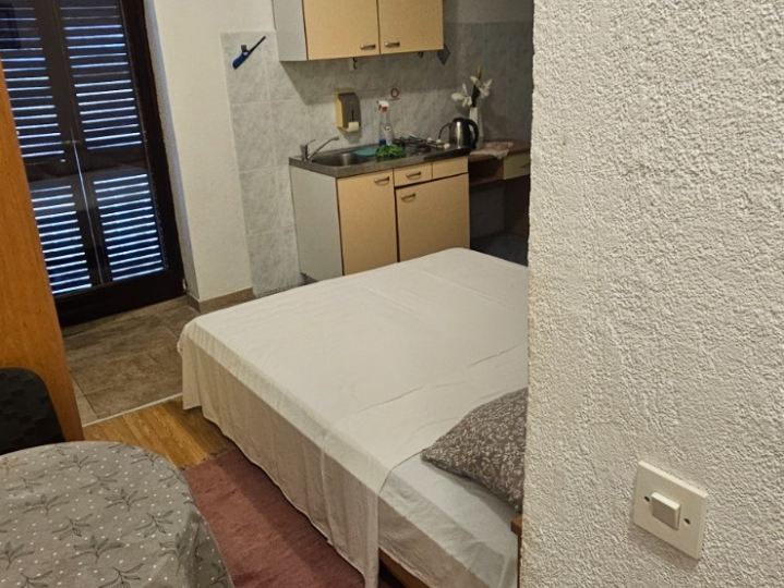 Iznajmljujem stan u Malinskoj