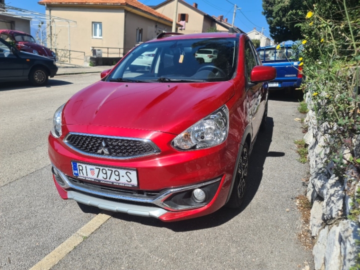 Mitsubishi Space Star Cross limited