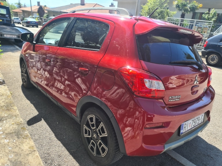 Mitsubishi Space Star Cross limited