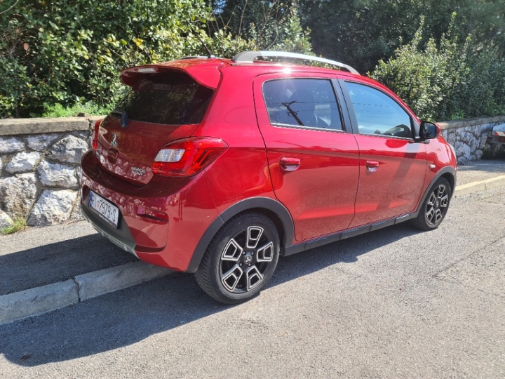 Mitsubishi Space Star Cross limited