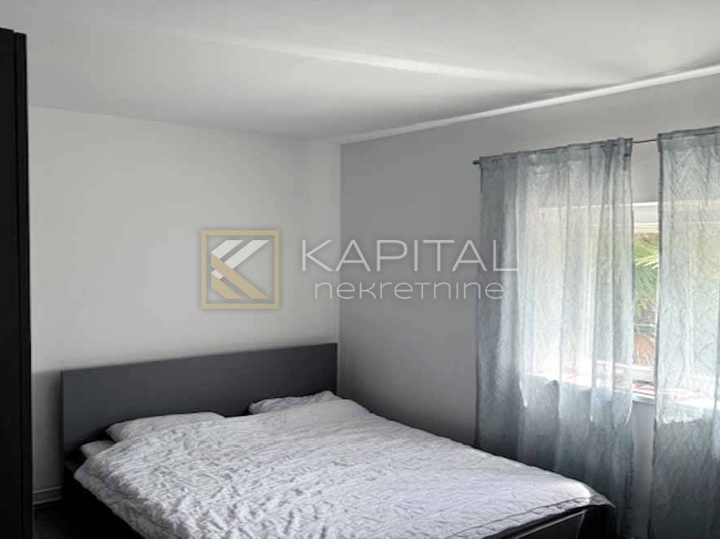 Viškovo centar, kuća s dva uređena stana