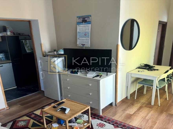 Viškovo centar, kuća s dva uređena stana