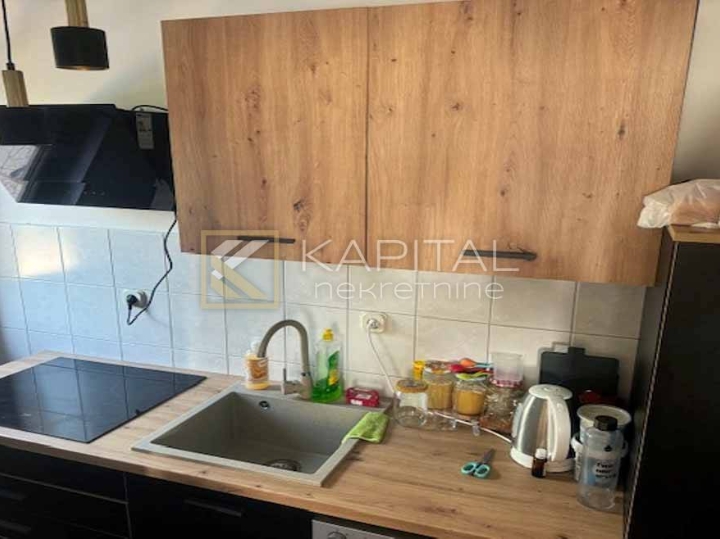 Viškovo centar, kuća s dva uređena stana