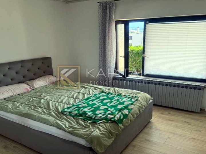 Viškovo centar, kuća s dva uređena stana