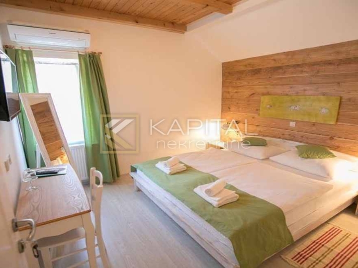 Bjelolasica - mali hotel sa 6.000 m2 terena