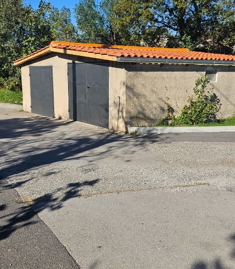 Garaža-slobodna od 01.04.26.