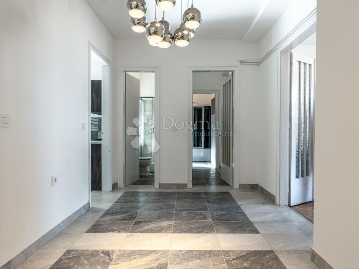 Rijeka, Centar, adaptiran 3S+DB i garaža