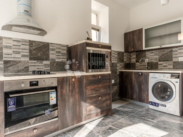 Rijeka, Centar, adaptiran 3S+DB i garaža