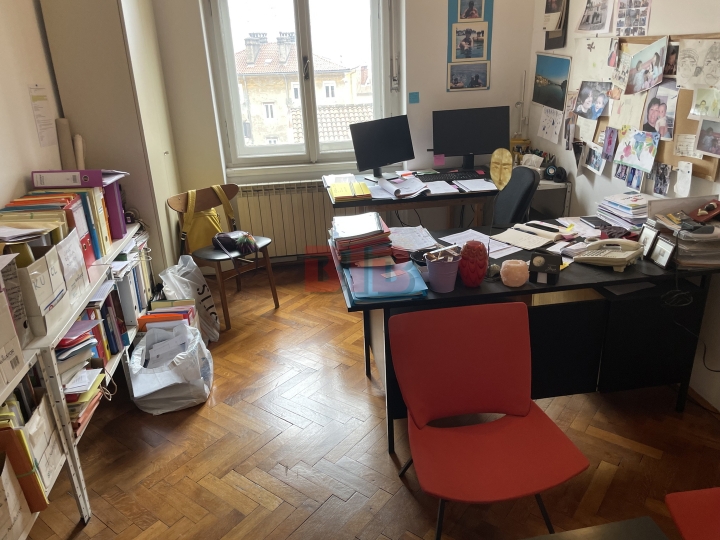 Rijeka-širi centar, 3S stan, lift, pogodan za poslovni prostor