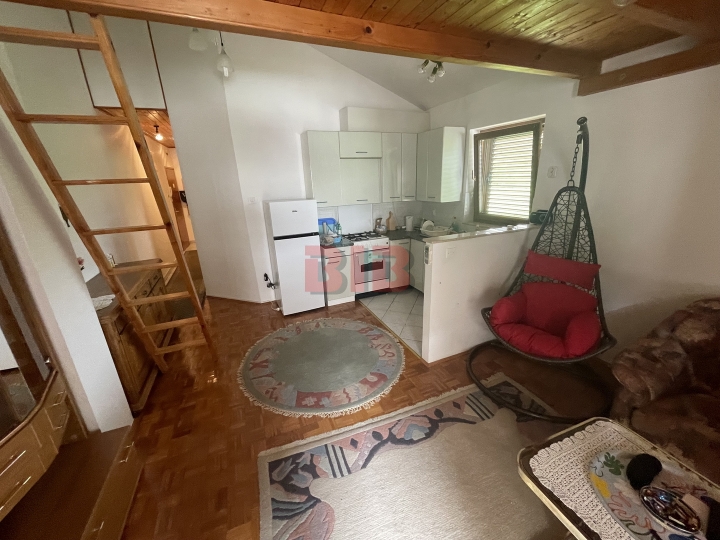 Crikvenica, 1S+DB + galerija, povoljno!!!