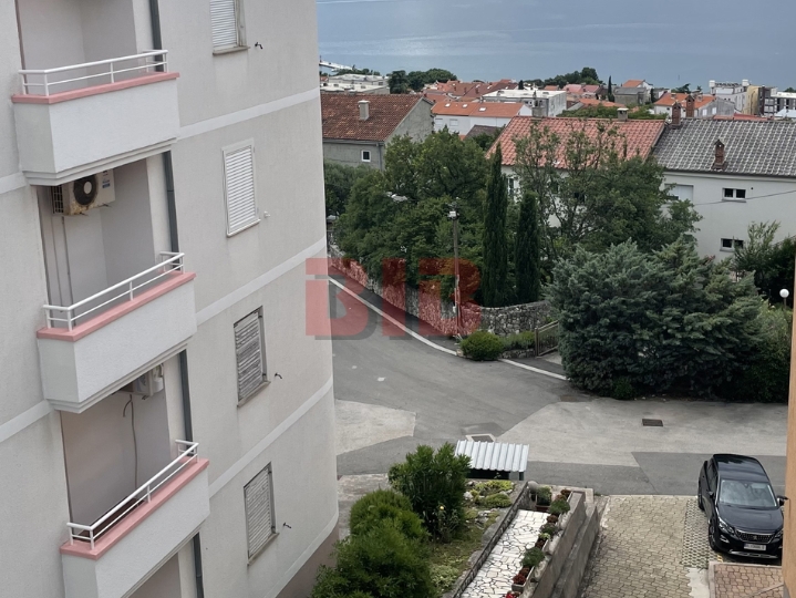 Crikvenica, 1S+DB + galerija, povoljno!!!