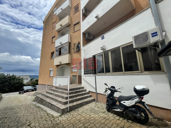 Crikvenica, 1S+DB + galerija, povoljno!!!