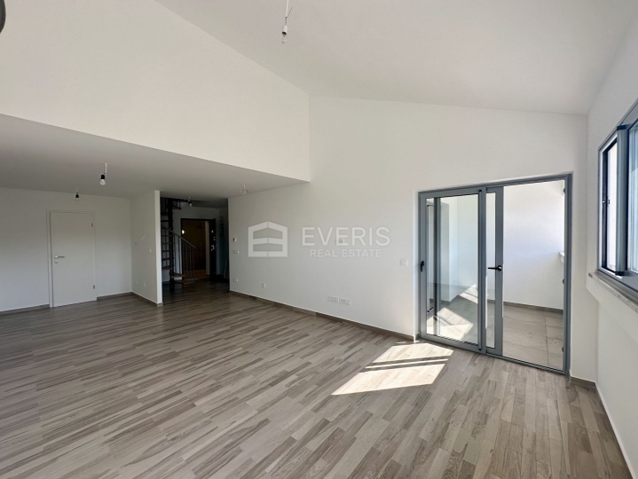 Kastav, dvoetažni stan 108 m2