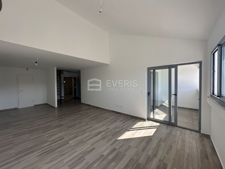 Kastav, dvoetažni stan 108 m2