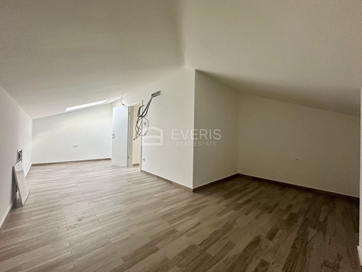 Kastav, dvoetažni stan 108 m2