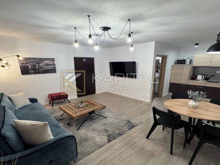 Rijeka, Korzo, dva uređena apartmana