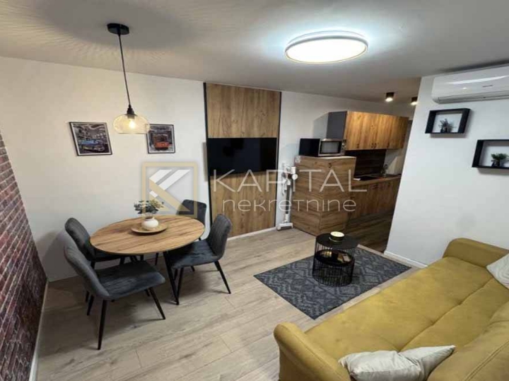 Rijeka, Korzo, dva uređena apartmana