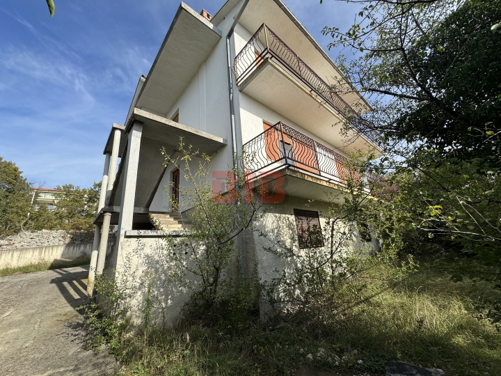 Jadranovo, samostojeća kuća, 1. red d mora