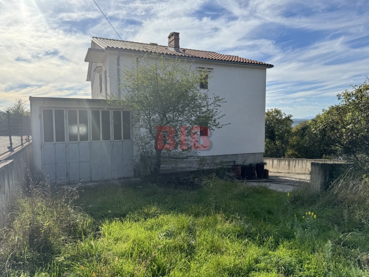 Jadranovo, samostojeća kuća, 1. red d mora