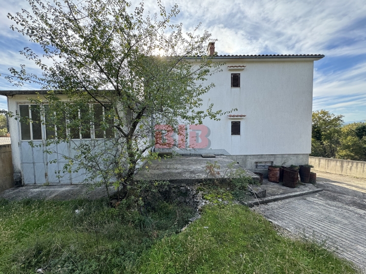 Jadranovo, samostojeća kuća, 1. red d mora
