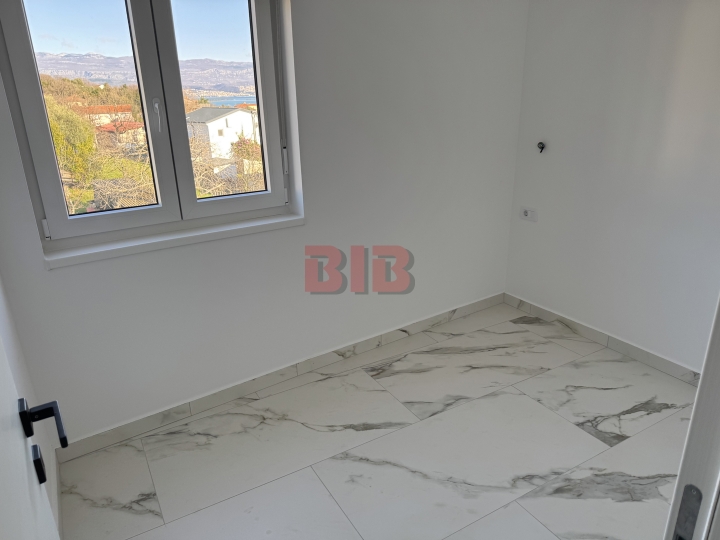 Otok Krk-Čižići, 3S+DB, kvalitetna novogradnja, 1. kat, parking