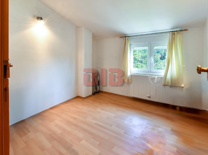 Novi Vinodolski, 3S+DB, 2. kat, parking, blizu mora