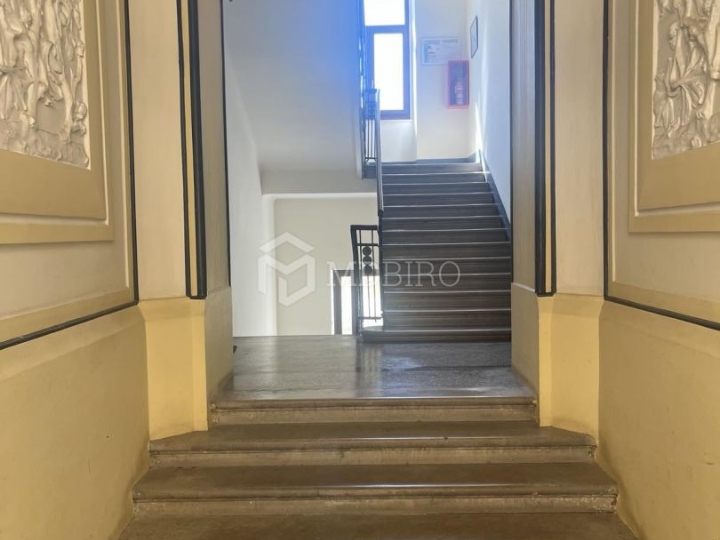 Belveder, trosoban stan, idealno za studente