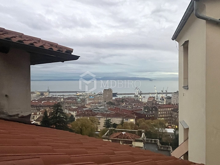 Trosoban stan u blizini centra, idealno za studente