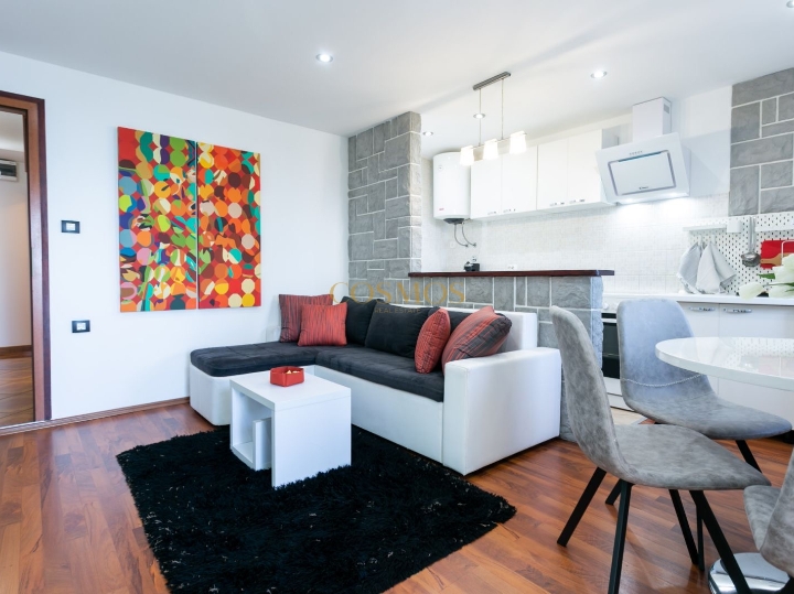 Pećine, prvi red do mora