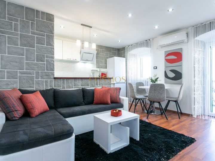 Pećine, prvi red do mora