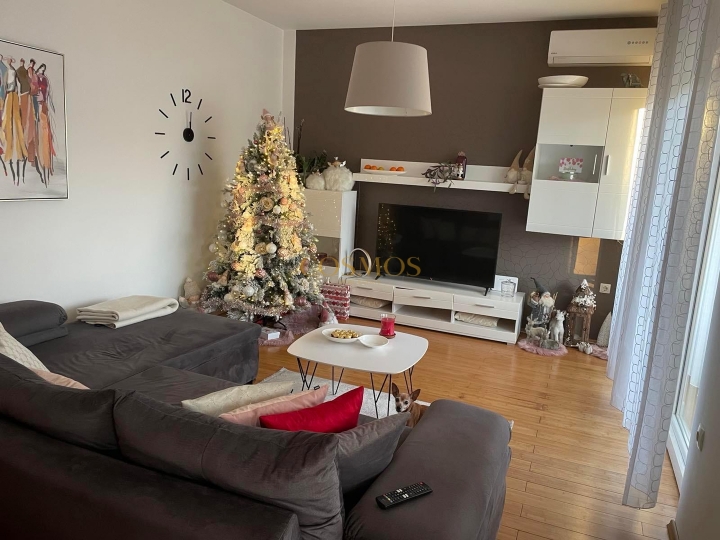 Pećine, prvi red do mora