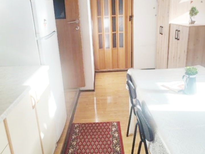 Centar, za 10-12 radnika, 200 €+rež.