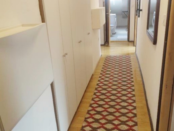Centar, za 10-12 radnika, 200 €+rež.