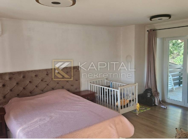 Hreljin - primorska kuća s 2S+DB i konobom za druženje!