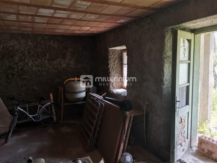 G. kotar, Lič, 110 m2, samostojeća kuća