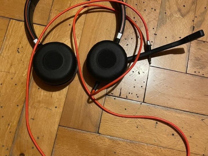 Hitno Dell 7440 + skoro nov