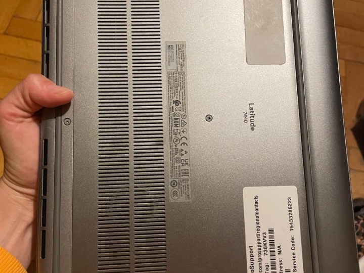 Hitno Dell 7440 + skoro nov