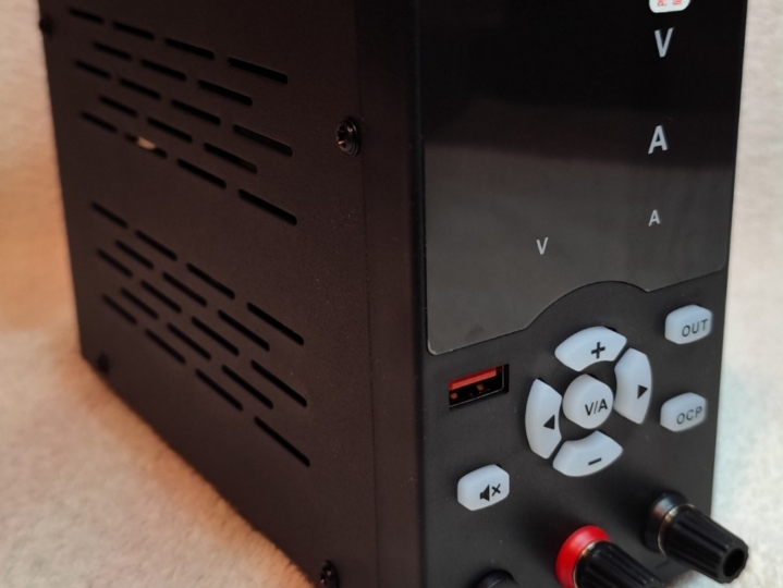 Laboratorijski ispravljač 32V/10A