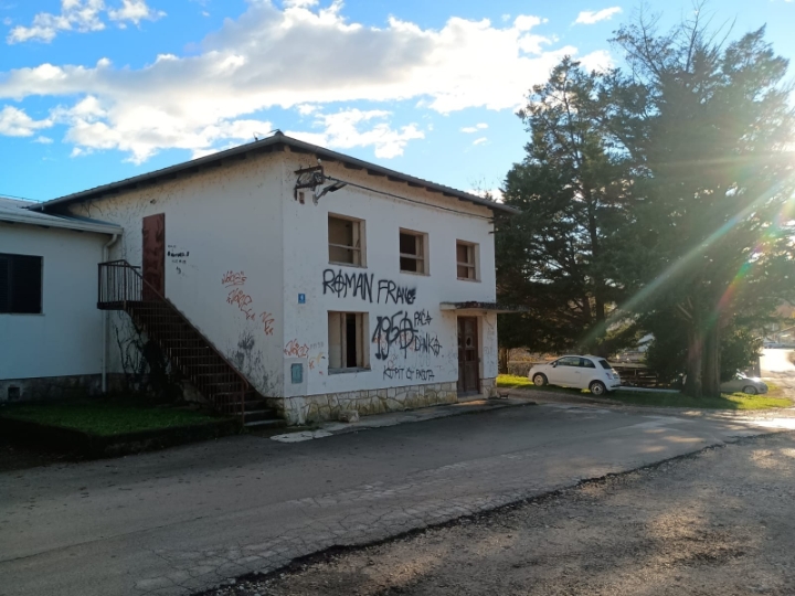 Prodajem "staro kino" u Potpićnu