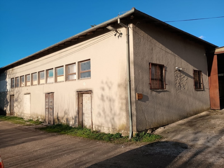 Prodajem "staro kino" u Potpićnu