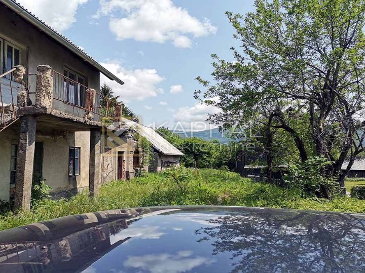 Fužine, Lič - interesantna kuća